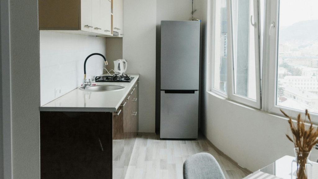 apartment size refrigerator